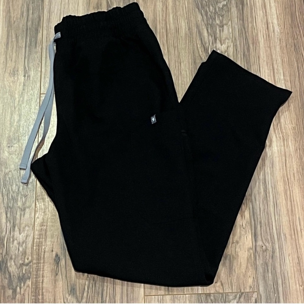 Women’s figs scrubs